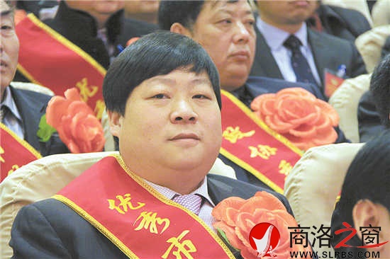 在日前召開的市政協(xié)會(huì)上，沈傳奇被評(píng)為優(yōu)秀政協(xié)委員。
