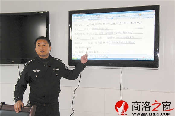 憑借過(guò)硬的業(yè)務(wù)能力，段煒成為全市法制培訓(xùn)員講師團(tuán)成員。