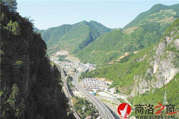 交通便捷，環(huán)境優(yōu)美的石甕子全景。