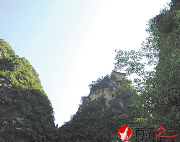 石甕子境內(nèi)的對峰臺(tái)