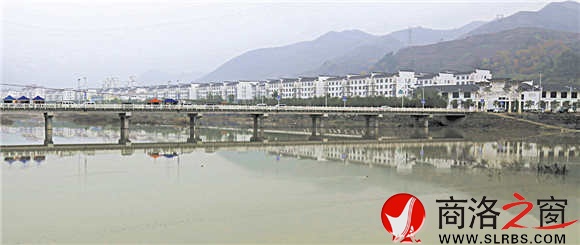 移民新村與丹江相映成輝