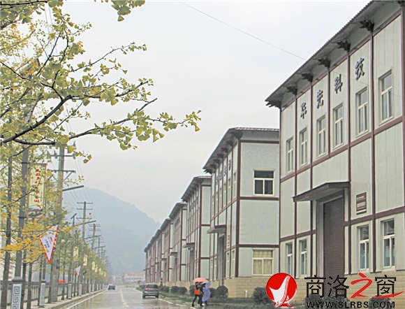 規(guī)模宏大的工業(yè)孵化園，讓云鎮(zhèn)村村民在家門口就能打工掙錢。