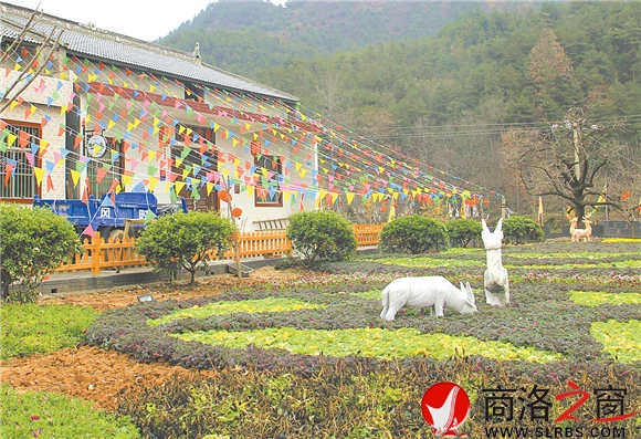 坐落于田園風(fēng)光中的農(nóng)家小院，別有一番詩情畫意。