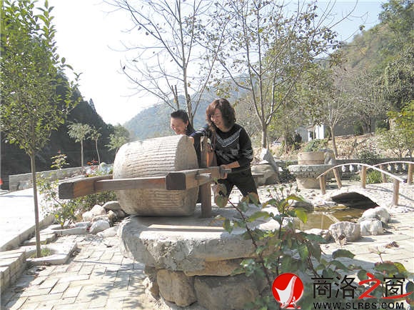 石碾、石磨，小橋流水，盡情享受田園風情。