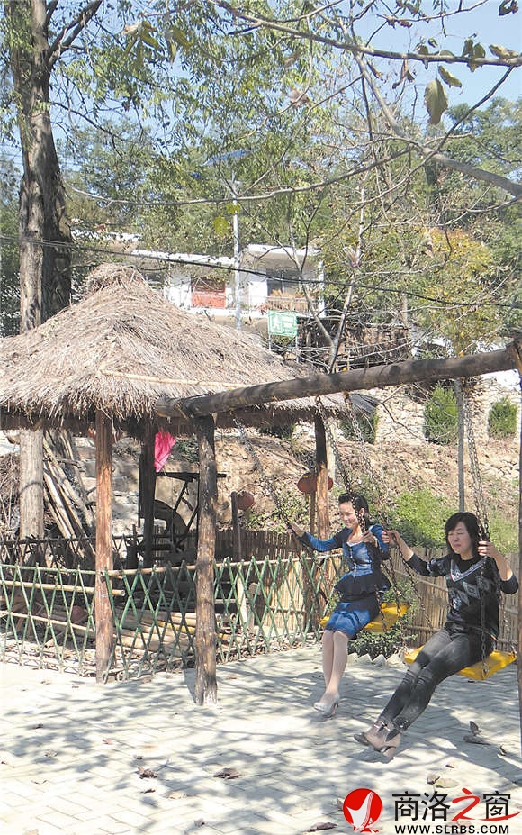 蕩起秋千，回到兒時記憶。