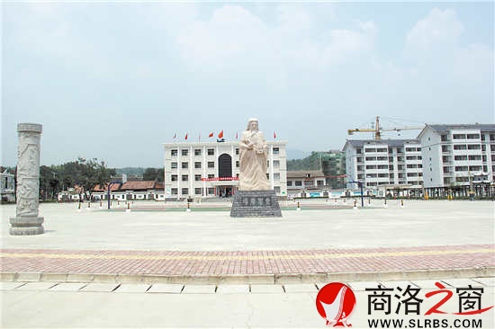 倉(cāng)圣文化廣場(chǎng)是社區(qū)群眾休閑娛樂的主要場(chǎng)所